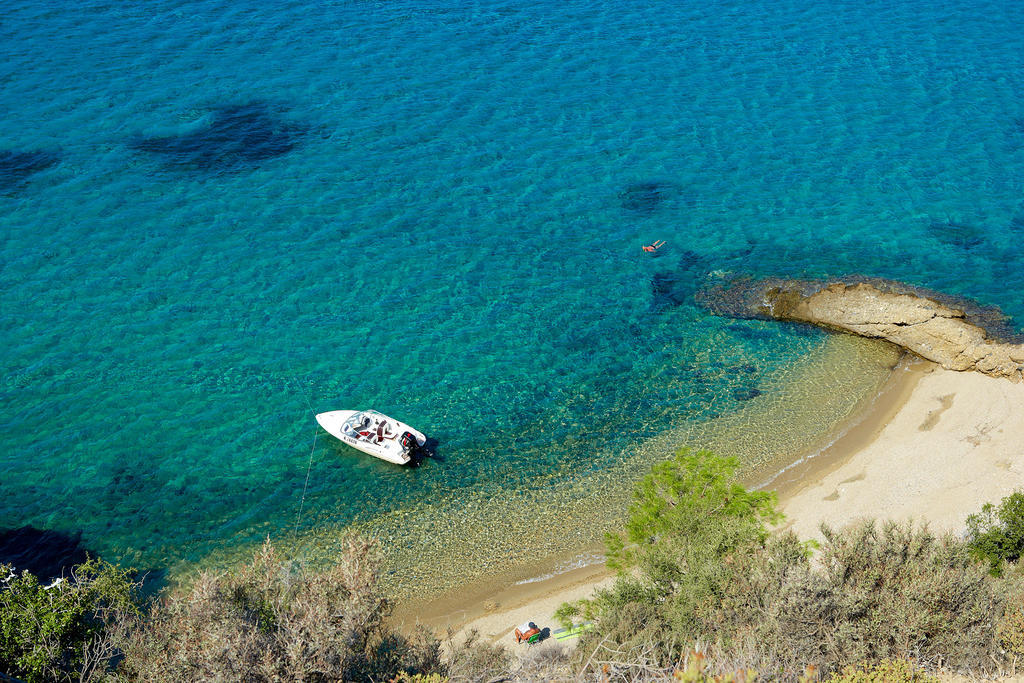 Kamari Beach Hotel Potos Exteriör bild